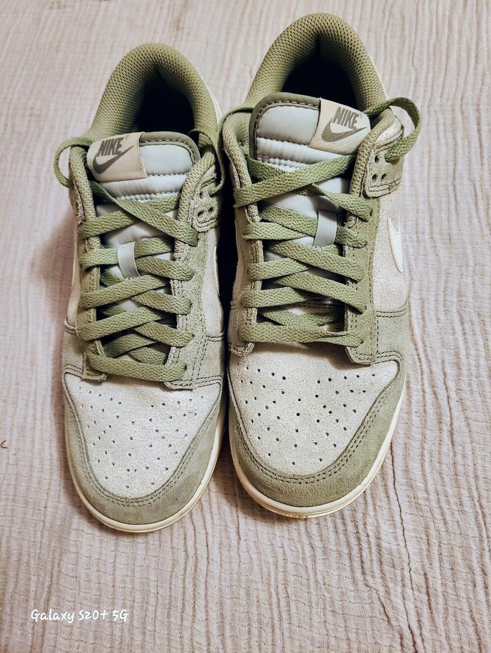 Nike Dunk Low Premium "Oil GreNike Women’s Low-Top Sneakers in Olive/Light Khaki